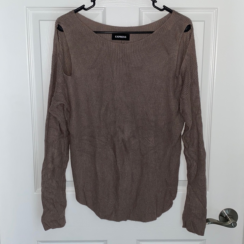 ⚡️3/$18⚡️ Express Long Sleeve Sweater Material